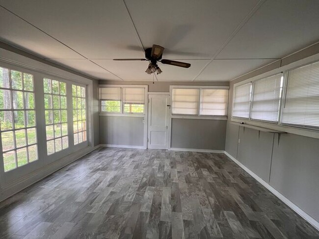 Building Photo - 735 NC-24, Cameron