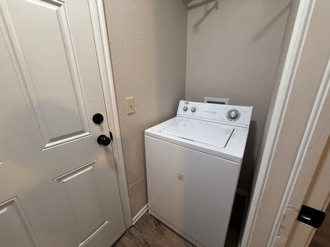 Building Photo - 3609 NW 51st St