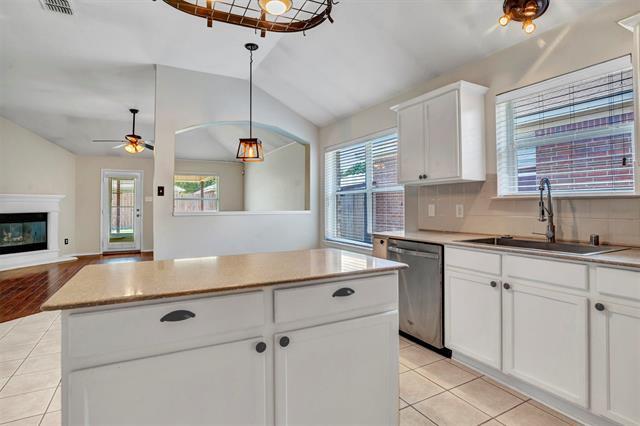 Building Photo - 729 Sequoia Dr