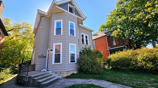 Primary Photo - 201-205 West 1st Avenue