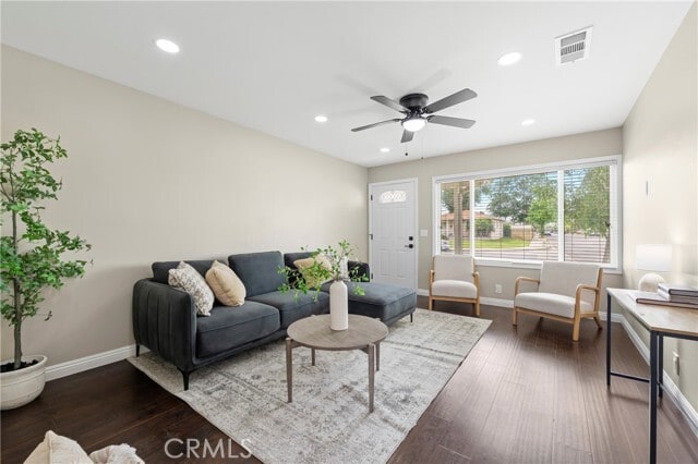 Building Photo - 232 Olive Pl