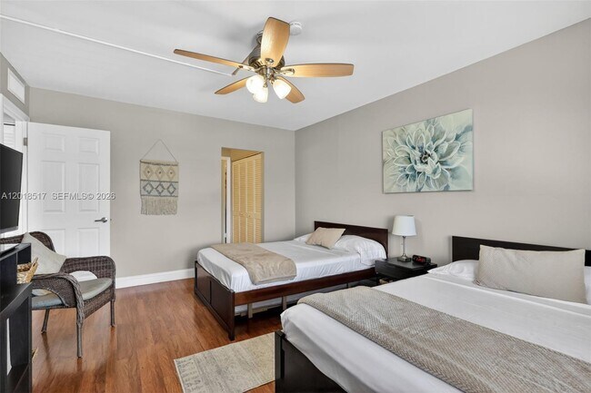 Building Photo - 401 Golden Isles Dr