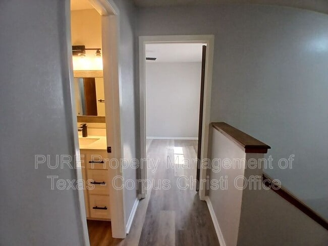 Building Photo - 5001 Middlecoff Cir