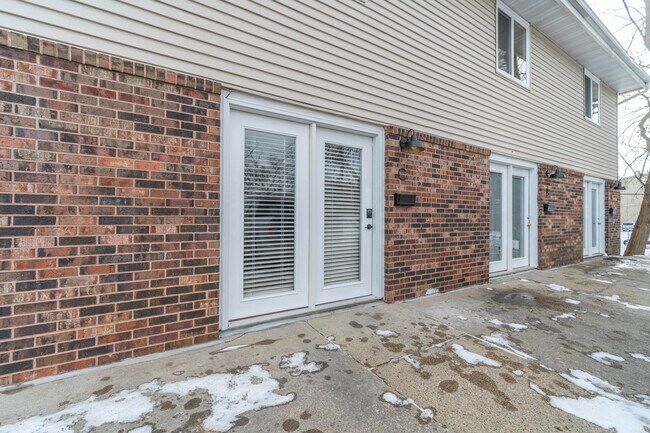 Building Photo - 1241 33rd St