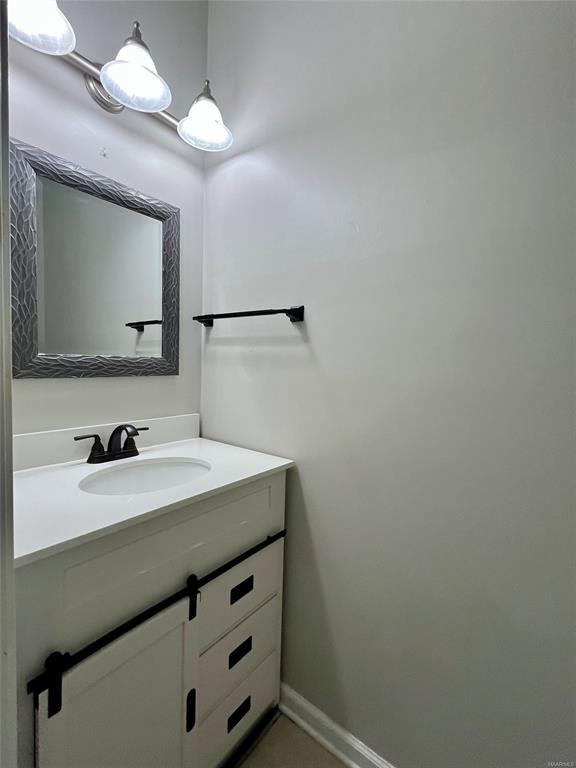 Building Photo - 704 Emerald Dr