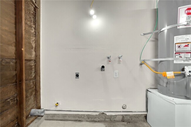 Building Photo - 1242 Sultan Cir