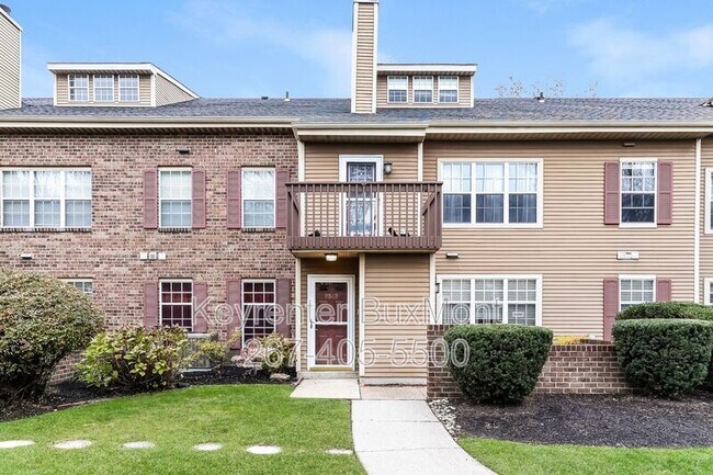 Building Photo - 654B Woodford Ln