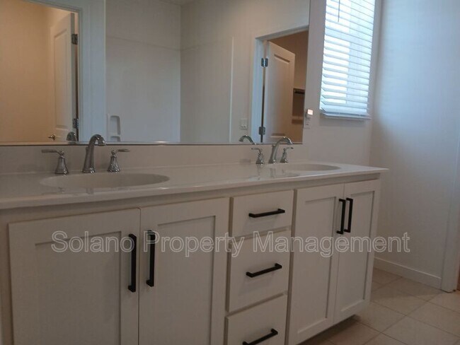 Building Photo - 1284 Warmth Ct