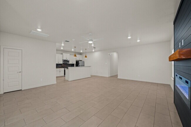 Building Photo - Brand New Townhomes in Frenship!