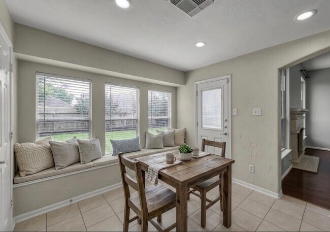 Building Photo - 21331 Timber Pines Dr