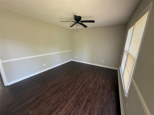 Building Photo - 3211 Hackberry Ln