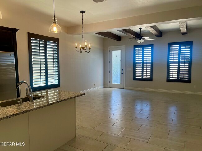 Building Photo - 2849 Tierra Oasis St