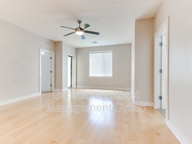 Building Photo - 444 N Central Ave