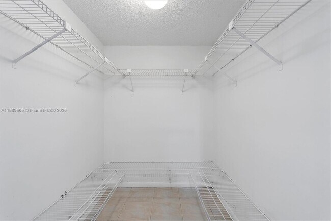 Building Photo - 9135 SW 125th Ave