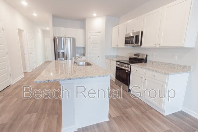 Building Photo - 1375 Speedway St