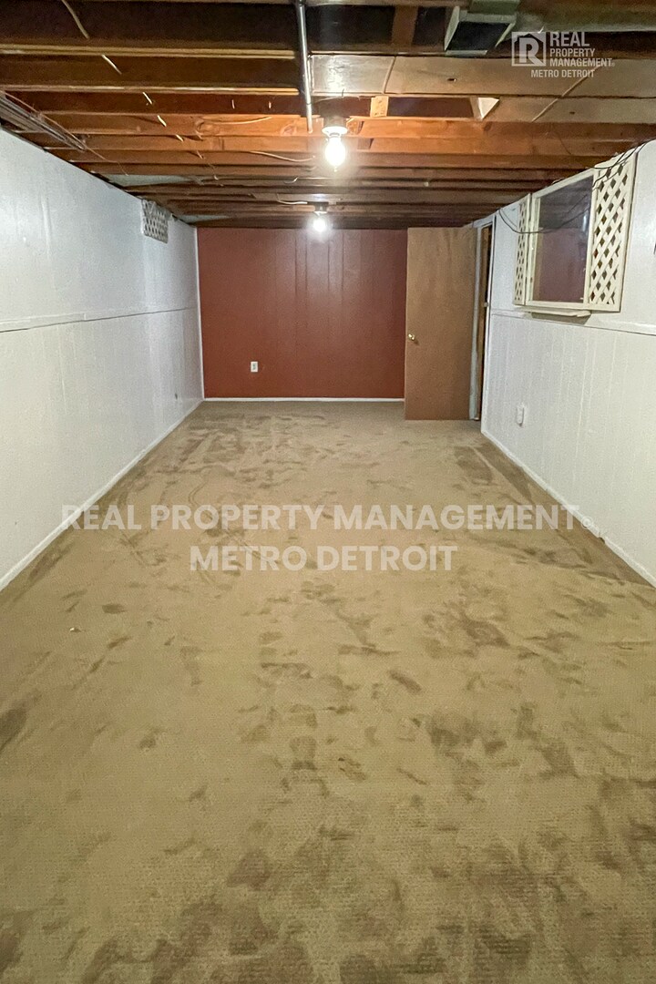 Building Photo - 20215 Woodward St