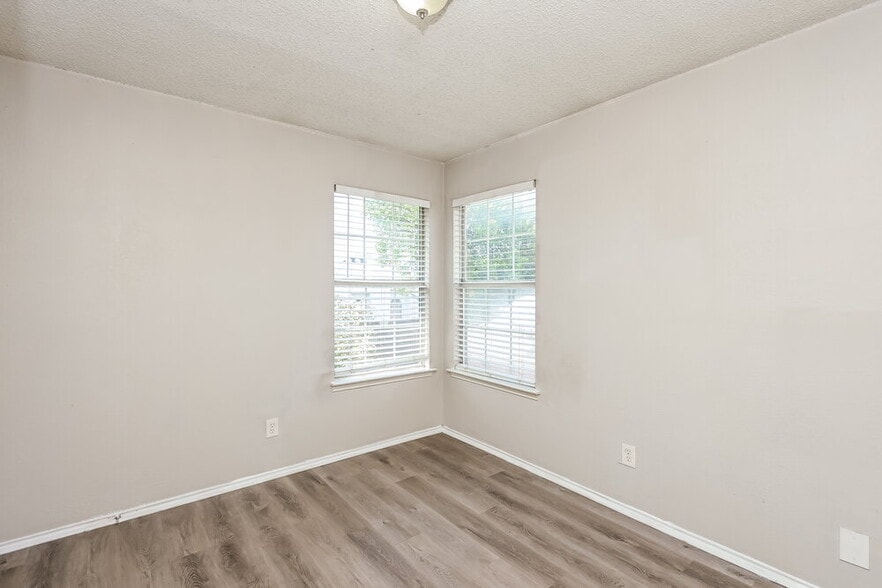 Building Photo - 4327 Meriden Ct