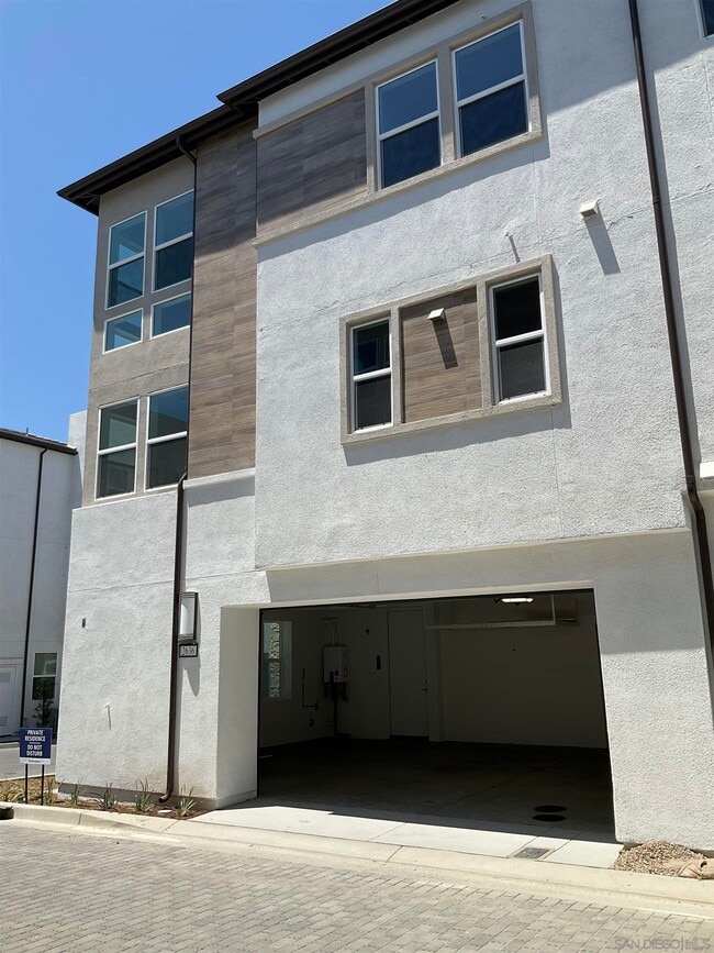Building Photo - 2636 Everly Dr