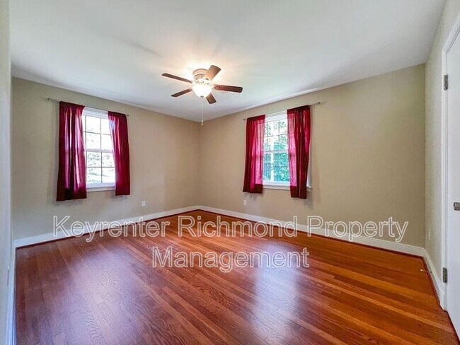Building Photo - 5509 Swan Dr