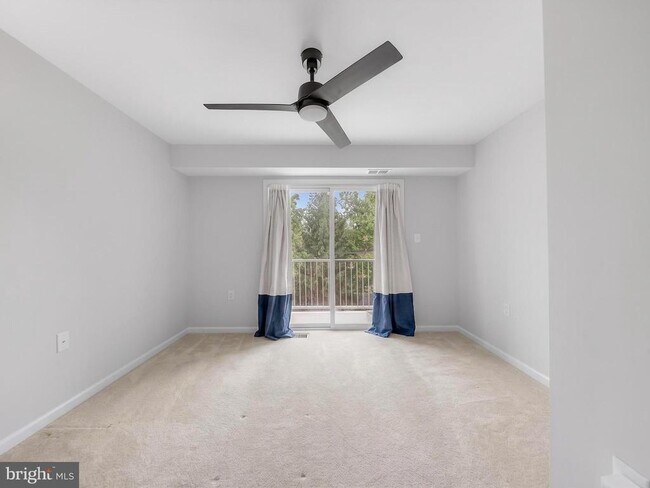 Building Photo - 6055 Wicker Ln