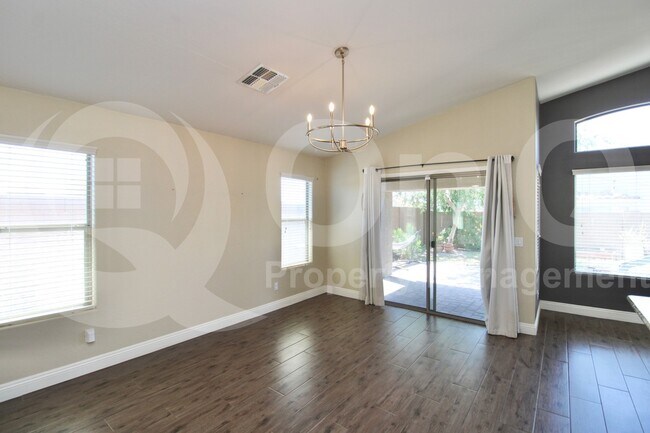 Building Photo - 25835 W Whyman St