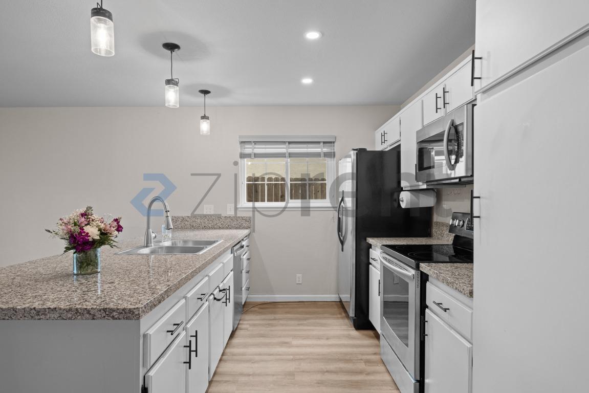 Building Photo - 208 Richard Pl