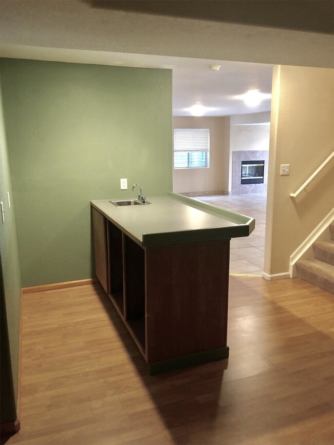 Building Photo - 2585 Clayton Cir