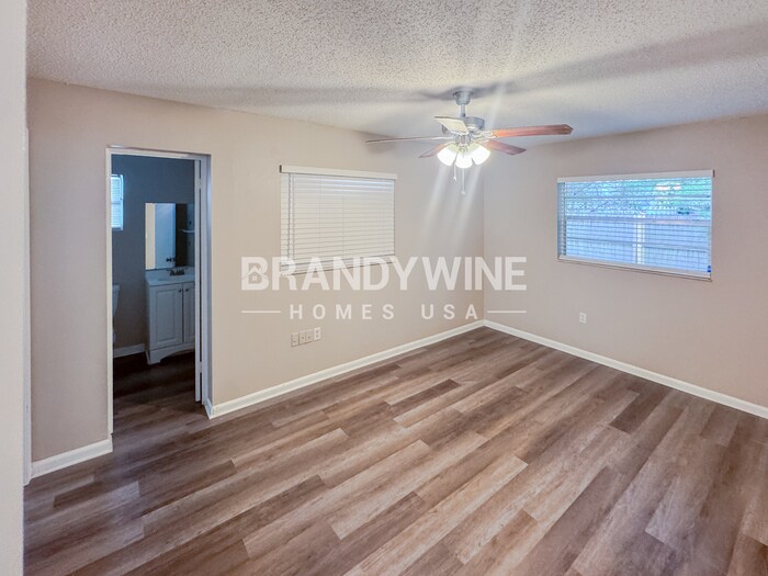 Building Photo - 1110 Vonderay Rd