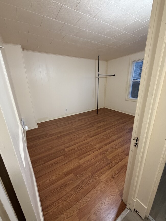 Building Photo - 903 Cliff St