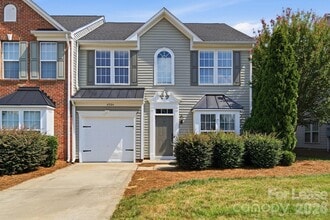 Building Photo - 4084 Holly Villa Cir