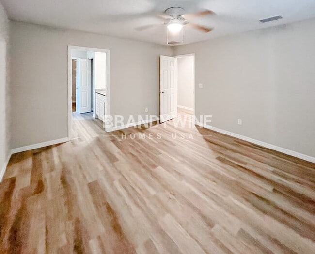 Building Photo - 5301 Oaktrail Ln