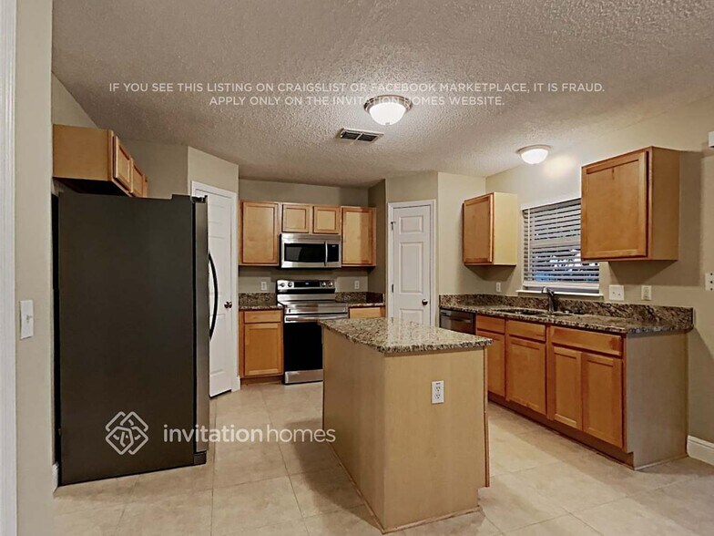 Building Photo - 3205 White Blossom Ln