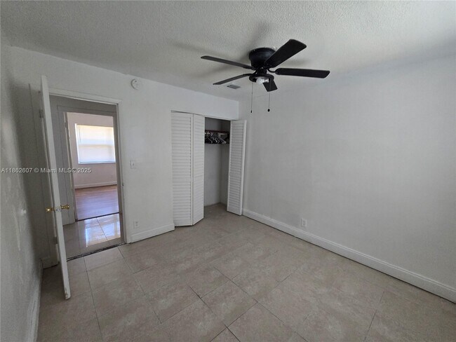 Building Photo - 4151 SW 19th St