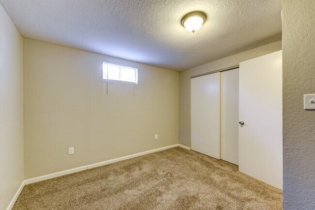 Building Photo - 3873-3883 West 89th Way