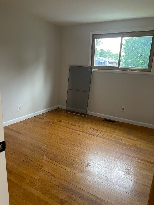 Building Photo - 6 Juniper Ln