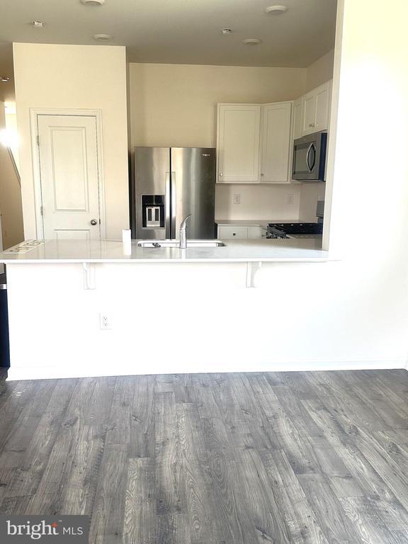 Building Photo - 121 Mazzeo Dr