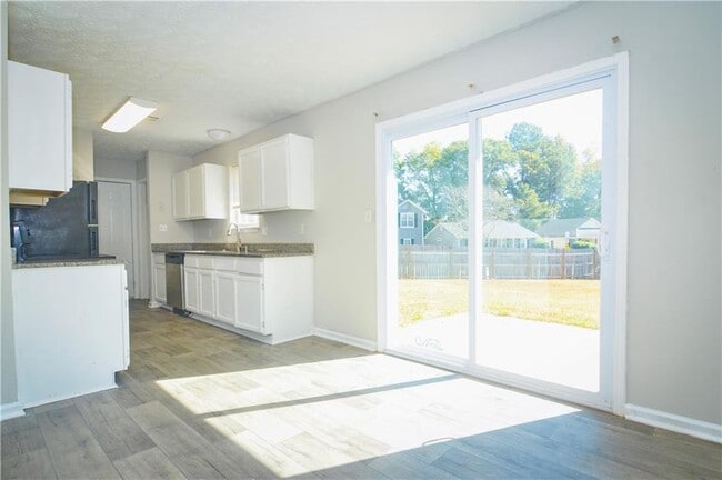 Building Photo - 130 Crystal Brook