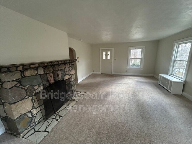 Building Photo - 7155 Meeker Rd