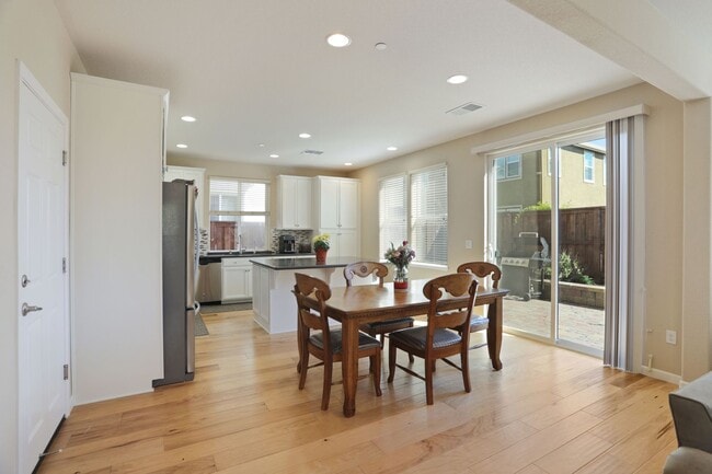 Building Photo - **Rent Reduction** Beautiful home in desirable Spring Lake community Woodland