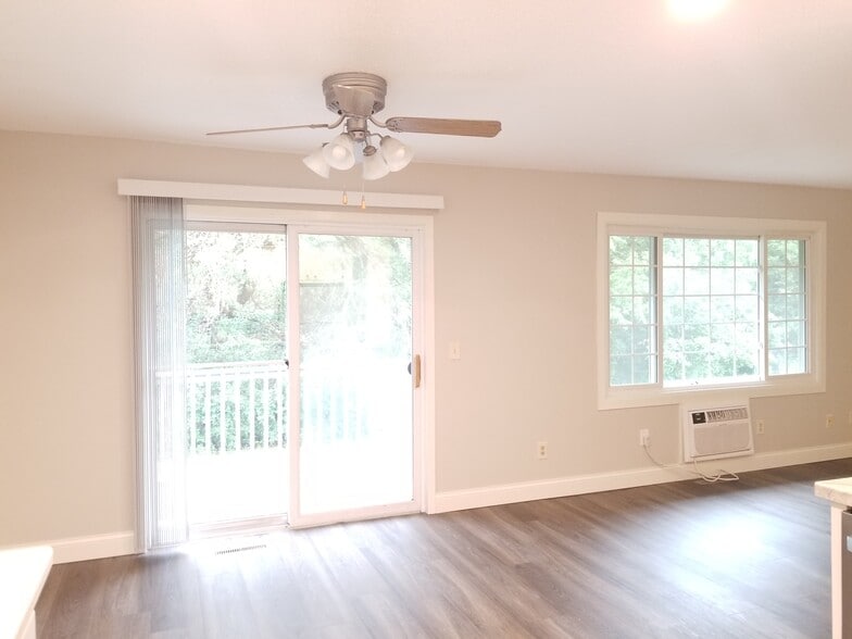 Building Photo - 220 Leighton Dr