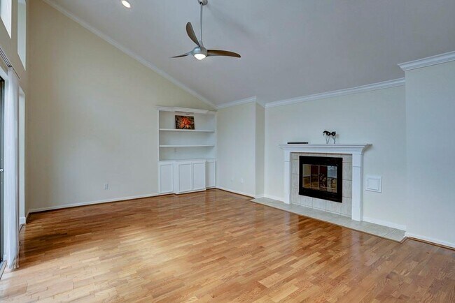 Building Photo - 13819 Starhill Ct