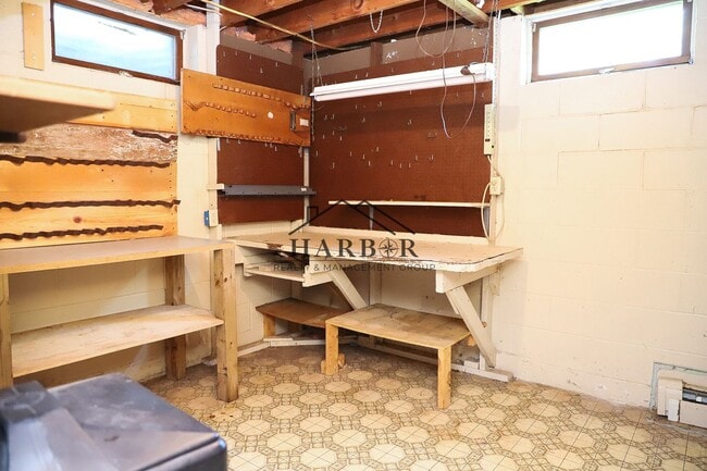 Building Photo - 3504 Ogden Ct NE