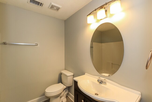 Building Photo - Spacious Brick Ranch in Hephzibah, GA