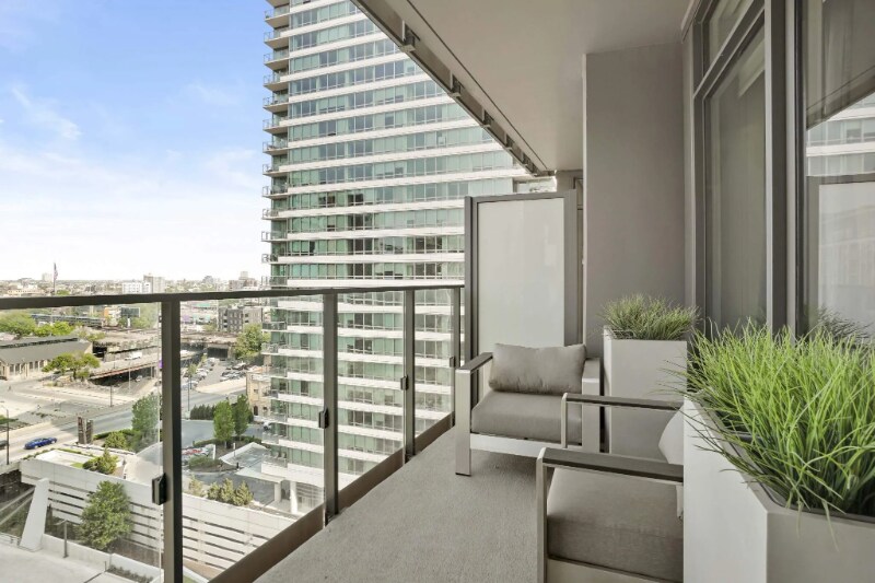 Building Photo - 382 N Union Ave