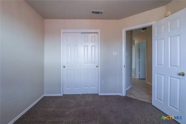 Building Photo - 1805 Lobrecht Ct