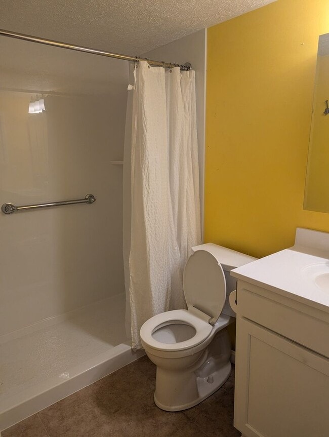 Building Photo - 2BR Condo in West Chester, **Pet Friendly-...