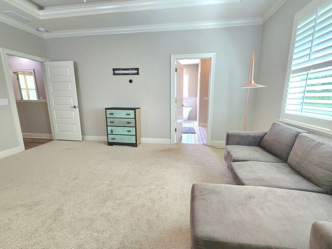 Building Photo - Stunning 2-story Home in the Coveted East Pensacola Heights!