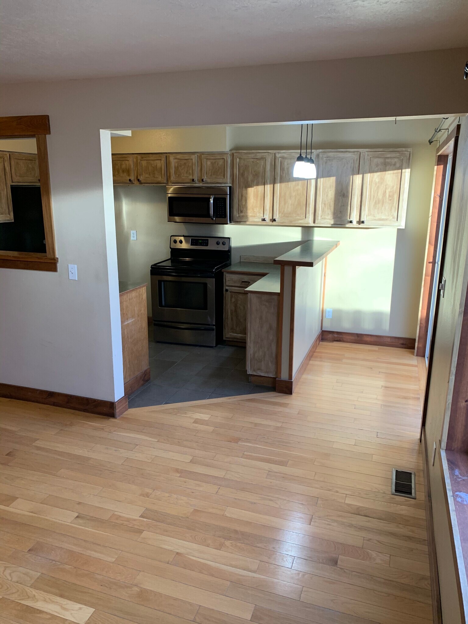 Building Photo - 92 13th St