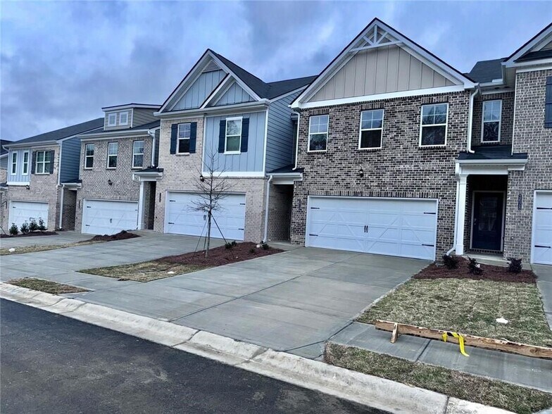 Building Photo - 2618 Swan Lake Dr SW