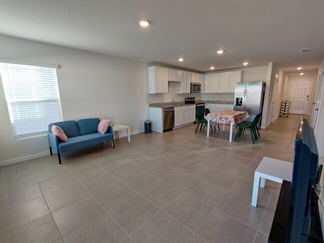 Building Photo - 3210 Suncoast Plains Dr